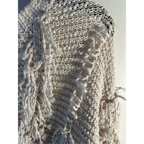 Gimmicks BKE Piereced Fringe Festival cream colored sweater small rn#158262 (sol - Picture 2 of 8